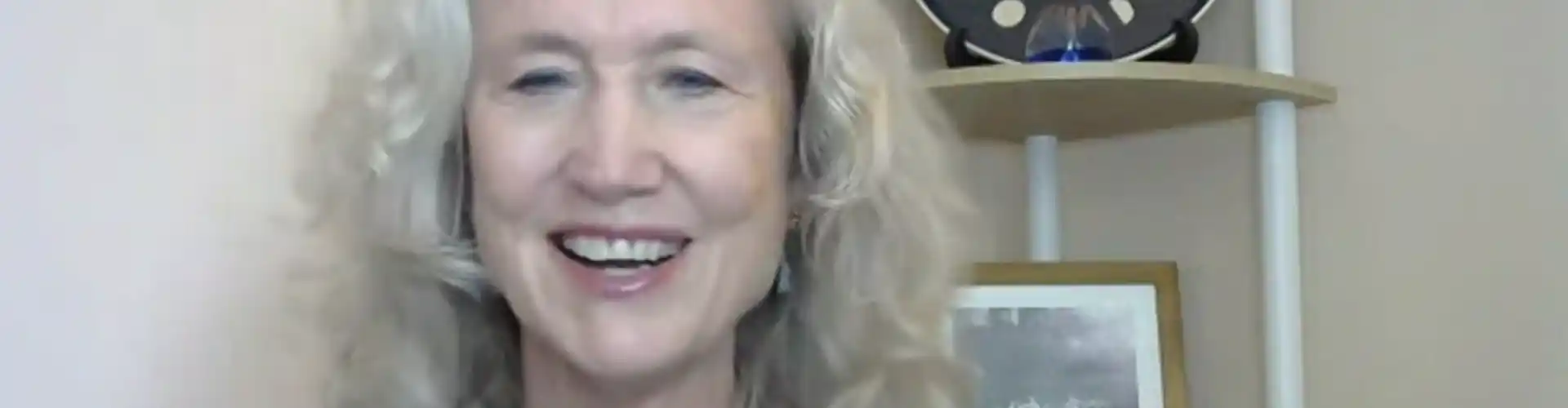 Mempraktikkan Kirtan Kriya untuk Kesehatan Pikiran, Tubuh, Jiwa bersama Deborah Roth - Online Class by The Wellness Universe
